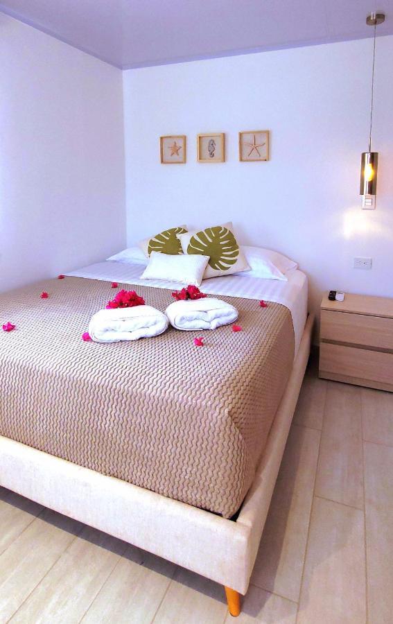 Bed and Breakfast Colorful Garden House Providencia  Экстерьер фото