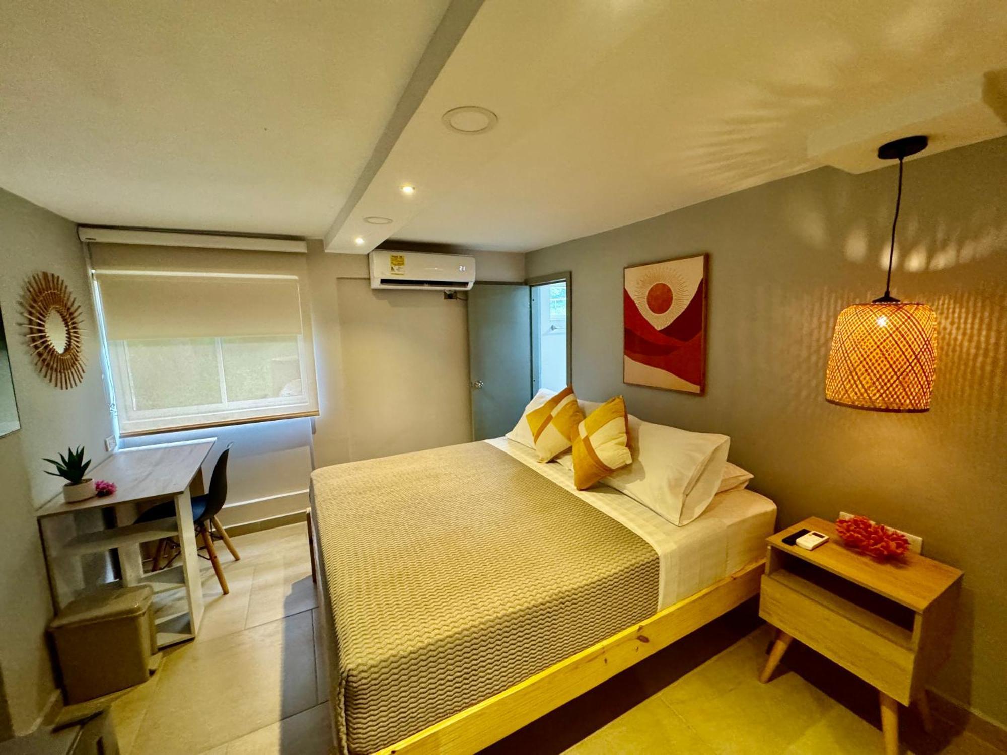 Bed and Breakfast Colorful Garden House Providencia  Экстерьер фото